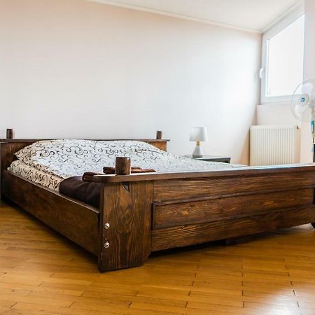 Hostel Villa Roma Лвив Екстериор снимка