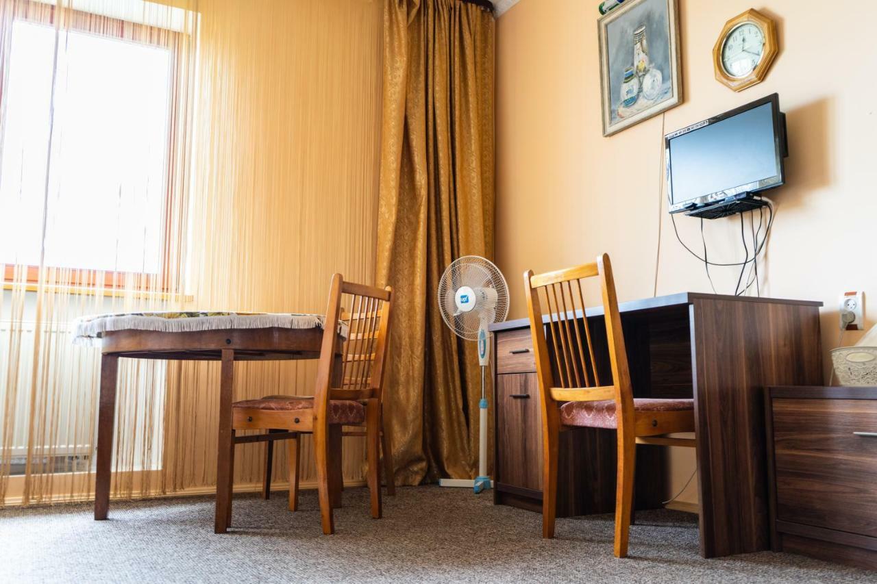 Hostel Villa Roma Лвив Екстериор снимка