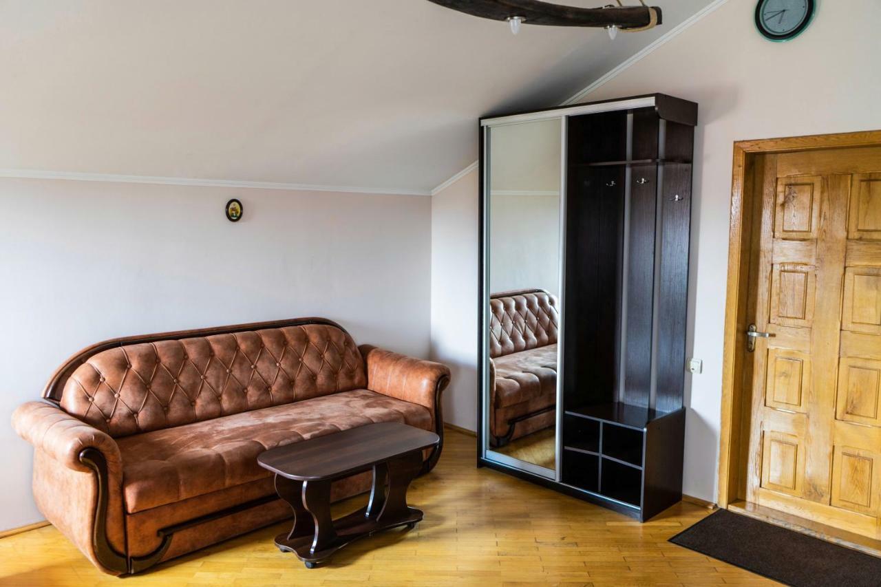 Hostel Villa Roma Лвив Екстериор снимка
