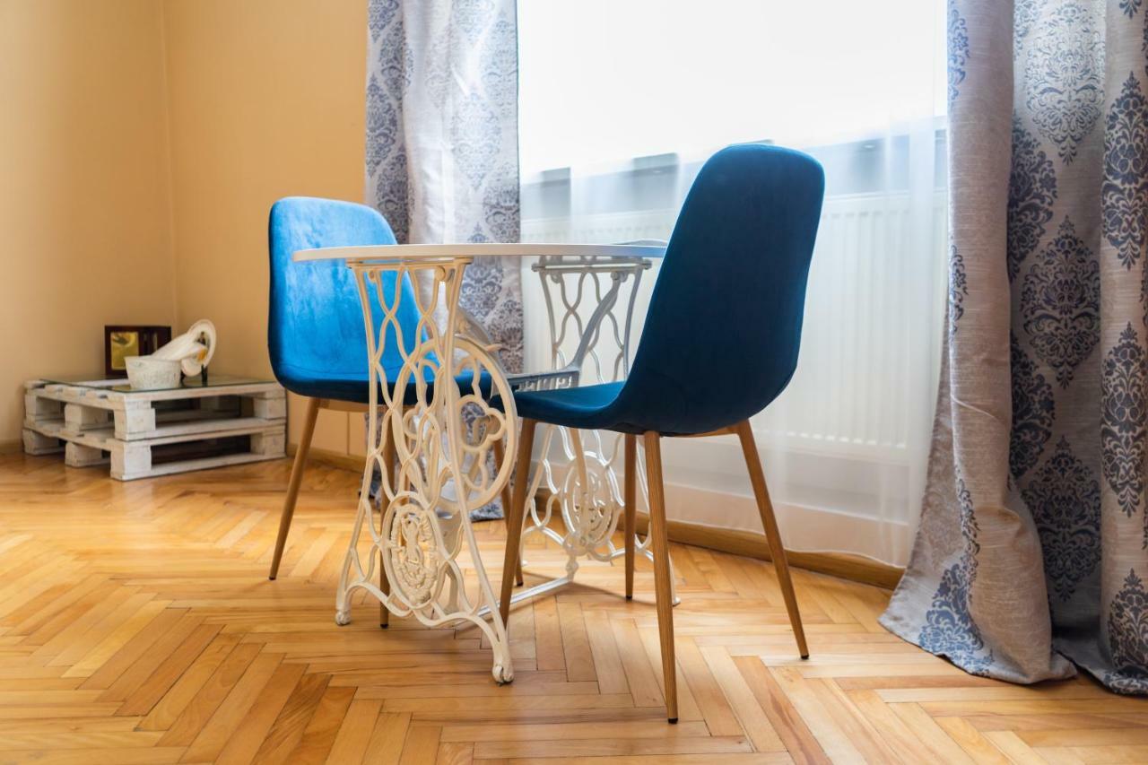 Hostel Villa Roma Лвив Екстериор снимка
