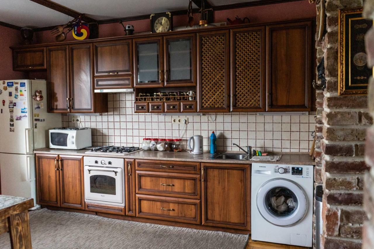 Hostel Villa Roma Лвив Екстериор снимка
