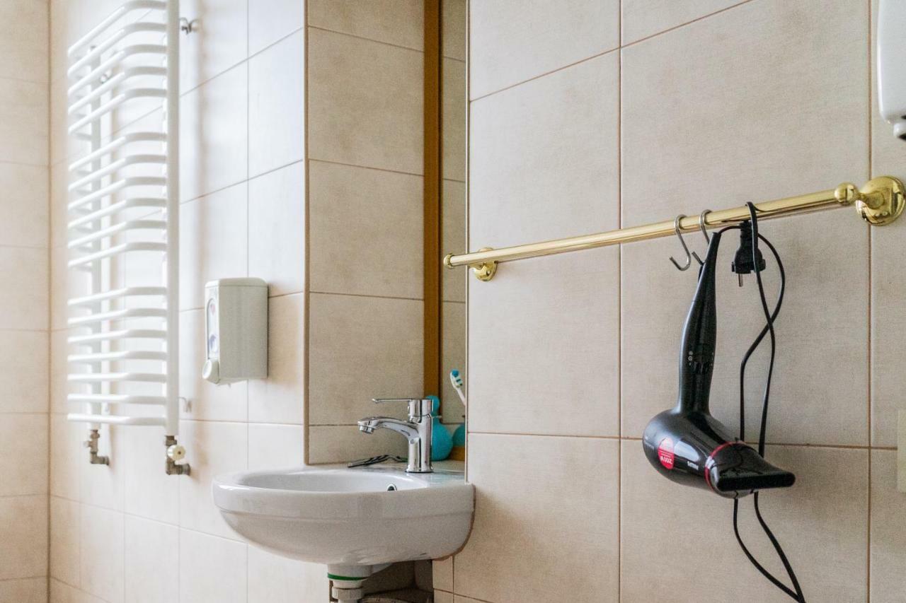 Hostel Villa Roma Лвив Екстериор снимка