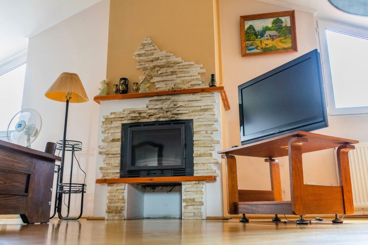 Hostel Villa Roma Лвив Екстериор снимка