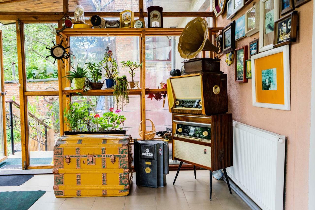 Hostel Villa Roma Лвив Екстериор снимка