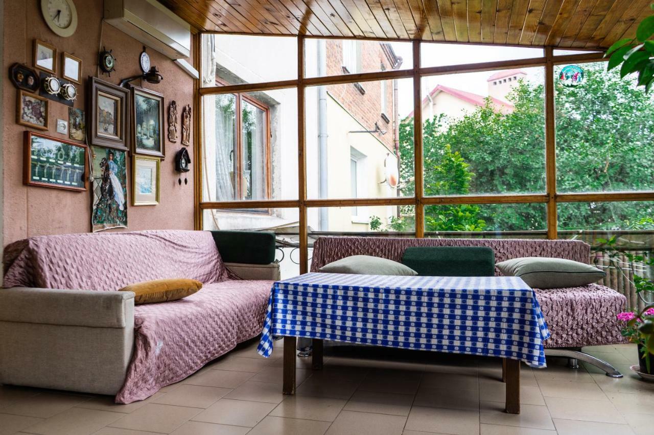 Hostel Villa Roma Лвив Екстериор снимка