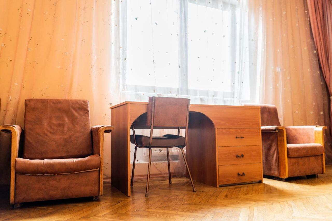 Hostel Villa Roma Лвив Екстериор снимка
