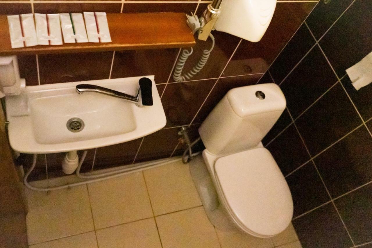 Hostel Villa Roma Лвив Екстериор снимка