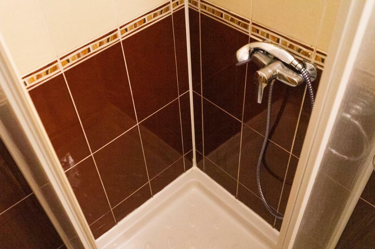 Hostel Villa Roma Лвив Екстериор снимка