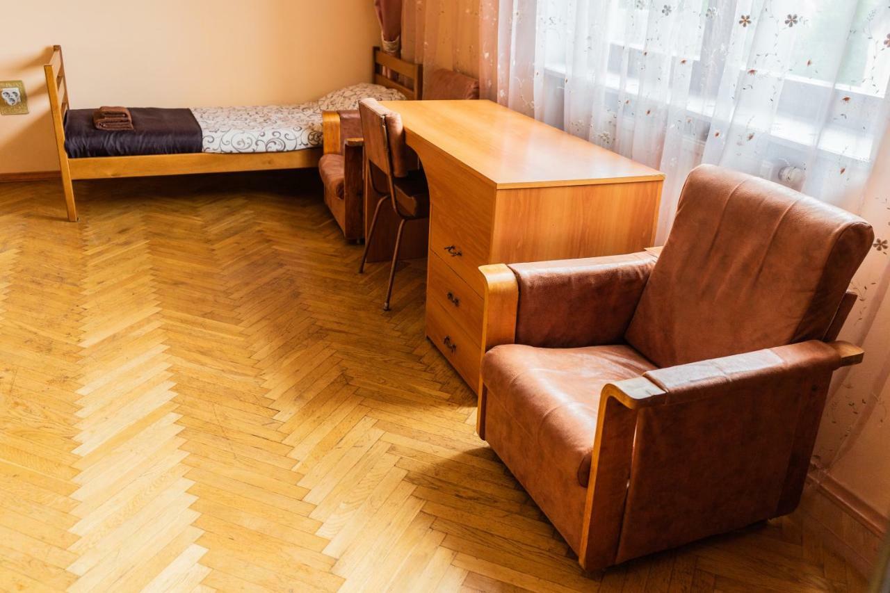 Hostel Villa Roma Лвив Екстериор снимка