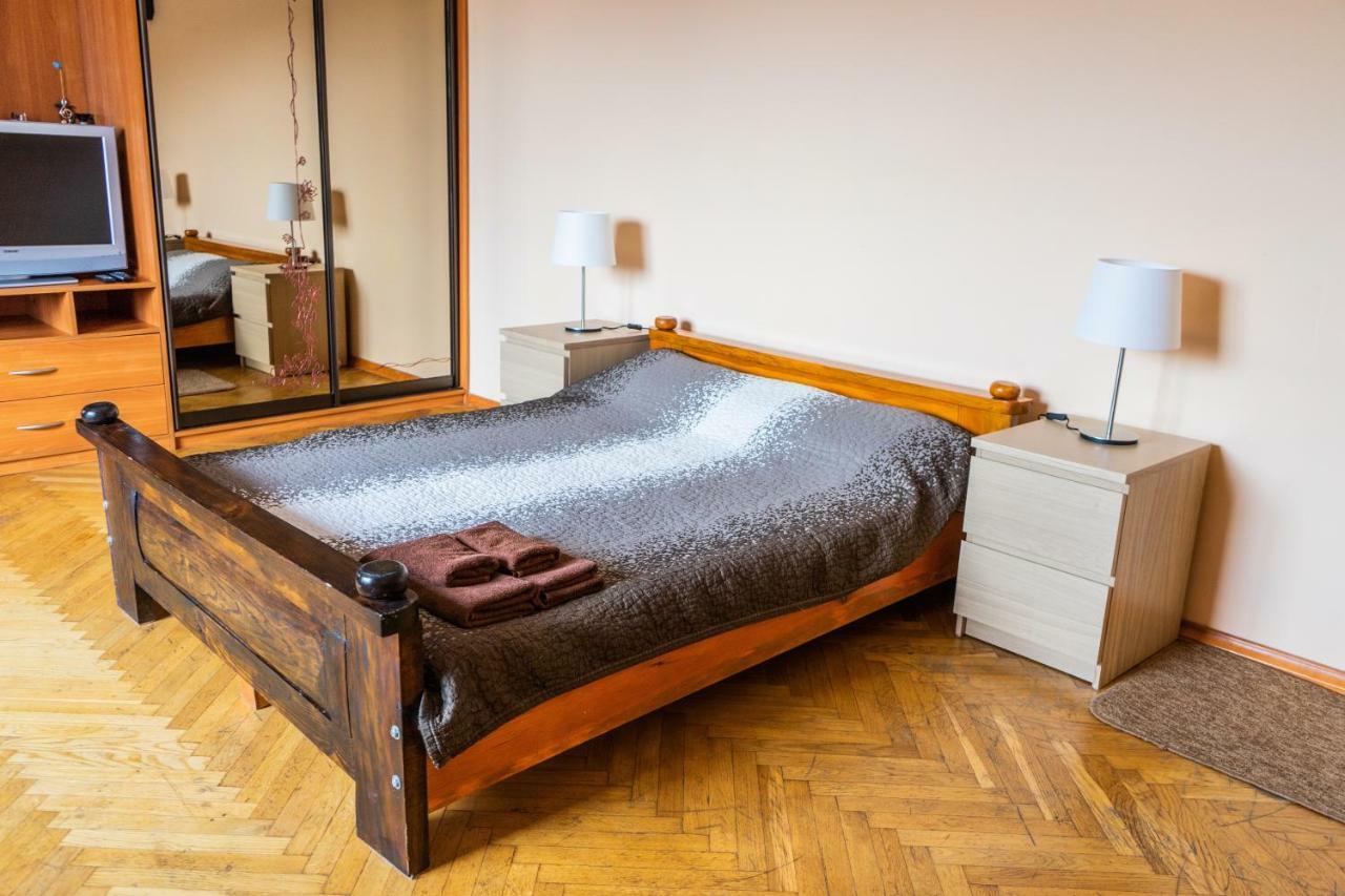 Hostel Villa Roma Лвив Екстериор снимка